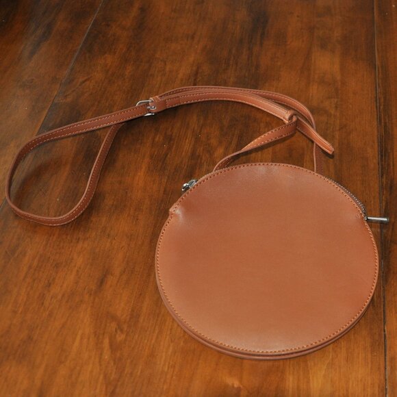 Pixie Mood Phoebe Crossbody Round Circle Purse Vegan Brown - Picture 6 of 7